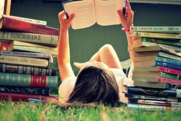 Картинки по запросу читать книги 
