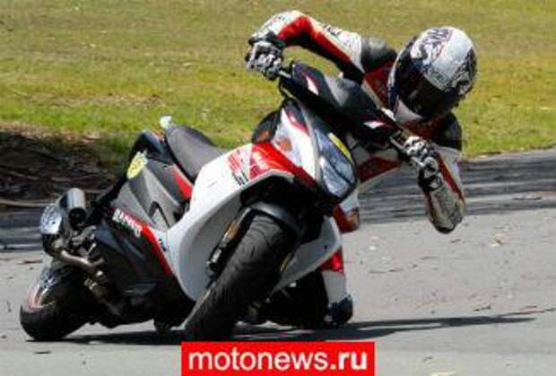 Трой Бэйлисс поменял свой супербайк Ducati на скутер