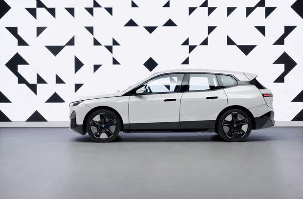 BMW iX Flow E Ink