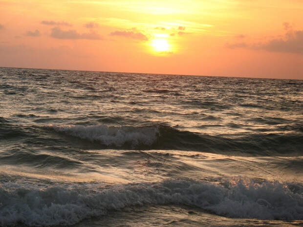 Первый за время эскалации СПГ-танкер пытается пройти Ормузский пролив