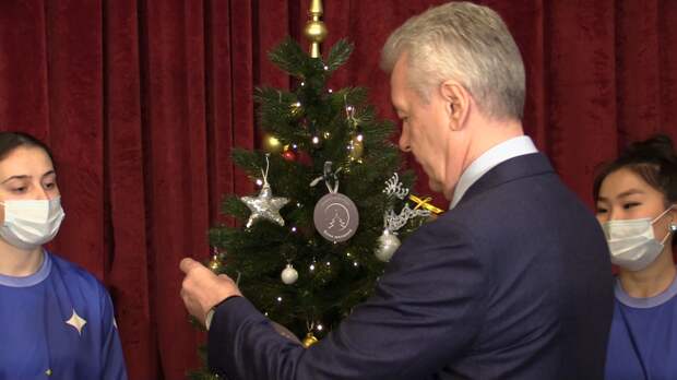 Сергей Собянин прокатит детей на вертолете. ФАН-ТВ