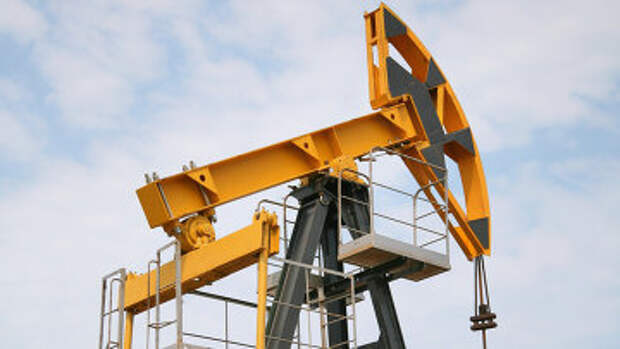 Штанговый насос на нефтяной скважине. Архивное фото