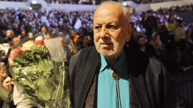 Отец Филиппа Киркорова подал в суд на компанию «Омега групп» из-за потерянных вкладов