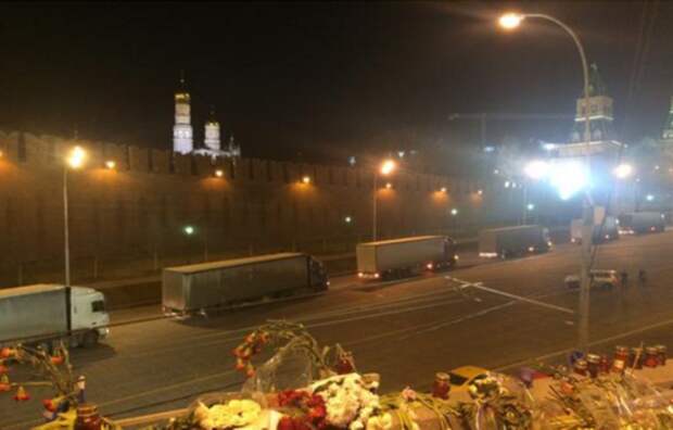 Шокирующие новости Украины 15 марта: у Путина рак позвоночника, военный переворот в России, военная техника в Москве, содержимое белых грузовиков под стенами Кремля вызвало шок - фото Красная площадь шокирующие новости, новости Украины сегодня, новости часа сегодня, болезнь Путина, переворот Путина