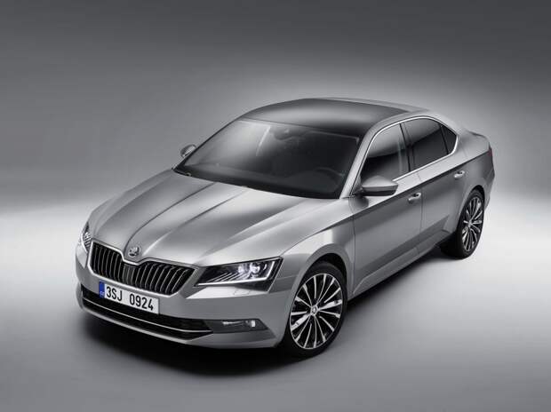 Новая Skoda Superb появится в России в начале осени 2015 года