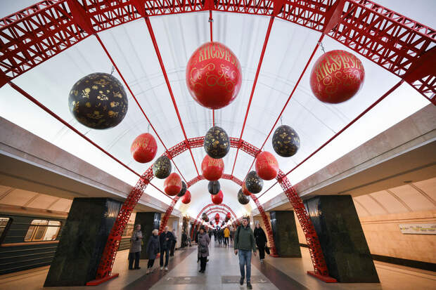 Осторожно, новости: станцию метро "Трубная" в Москве украсили в честь Пасхи