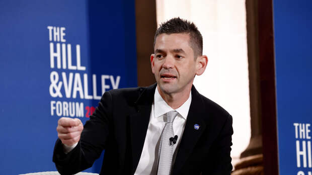 Глава NASA ответил на просьбу 10-летней девочки признать Плутон планетой