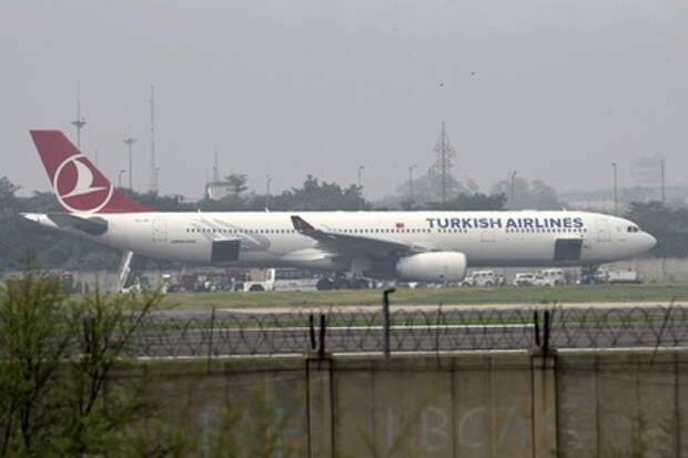Самолет Turkish Airlines экстренно приземлился в Канаде из-за угрозы взрыва Самолет Turkish Airlines экстренно приземлился в Канаде из-за угрозы взрыва