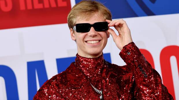 Gradey Dick memes after ruby red jacket