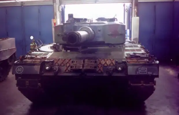 Власти Швейцарии одобрили продажу ФРГ танков Leopard 2A4 при условии, что они не попадут на Украину