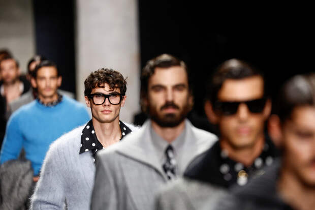 Dolce & Gabbana угодили в скандал из-за белых мужчин на показе