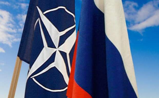 Bloomberg: Россия расшатывает страны НАТО - пессимистический прогноз на 2015 год