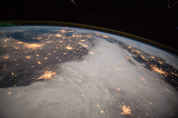 NASA ко Дню Земли показало лучшие снимки нашей планеты