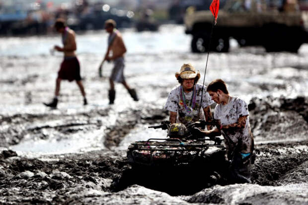 Фестиваль грязи Okeechobee Mudfest (38 фото)