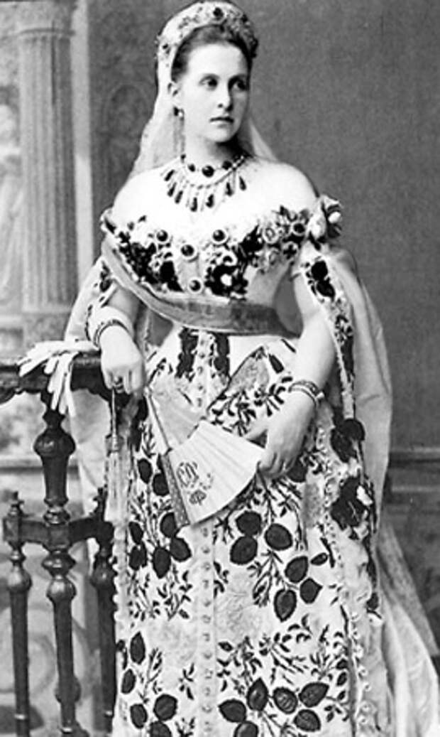 Прабабушкой ГАРРИ была великая княжна Ольга Константиновна РОМАНОВА - первая королева эллинов