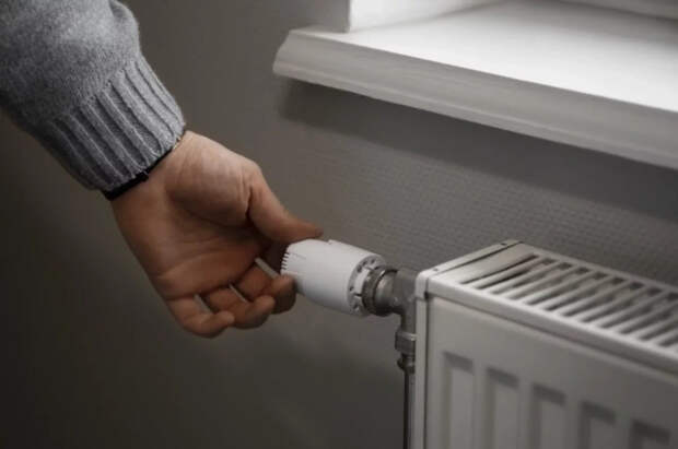 Дом экономившего на отоплении жителя Канады превратился в ледяной замок