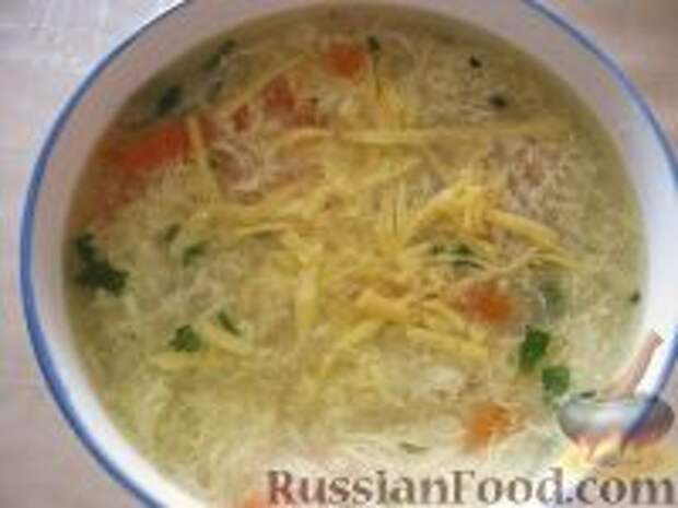 Фото к рецепту: Куриный суп с сыром