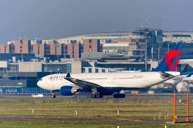 Странный запах в салоне стал причиной экстренной посадки самолета в США