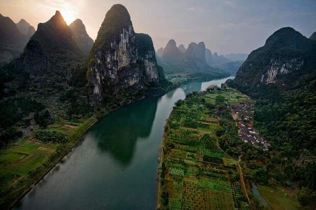 Живописная река Ли в Китае. Фото