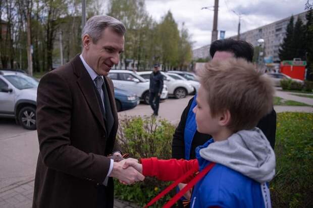 Губернатор Василий Анохин присоединился к всероссийской благотворительной акции «Красная гвоздика»