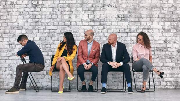 Как улучшить отношения с коллегами, если чувствуешь себя изгоем: советы эксперта