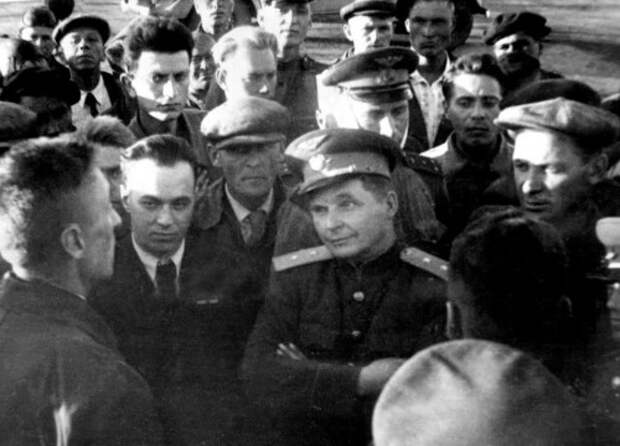 Литвинов-и-Ильюшин-на аэродроме-завода