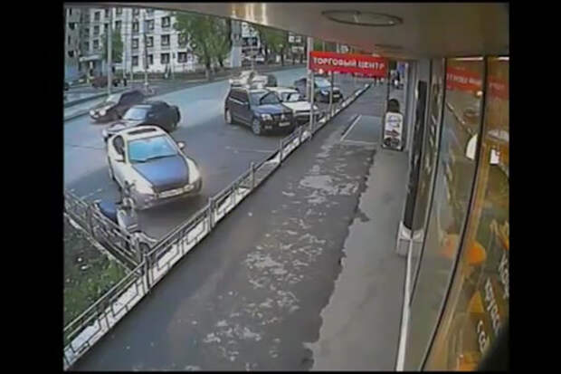 В Перми автоледи избила водителя