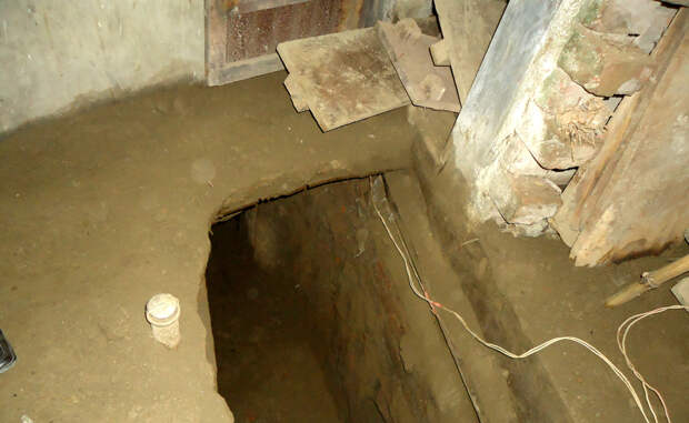Ограбление по-бангладешски 26 января 2014 года филиал банка Sonali в Кишорегандж был ограблен на 169 миллионов бангладешских така. Двое мужчин прорыли тоннель из стоявшего по соседству дома. Просто, умно и легко осуществимо.