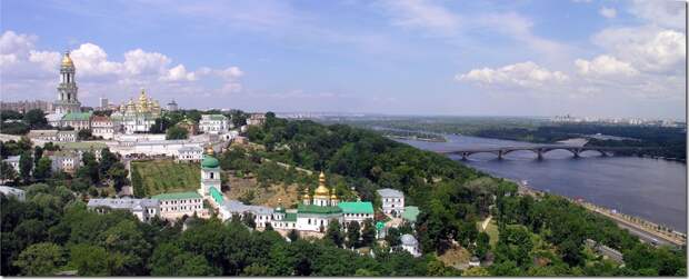 Lavra_panorama