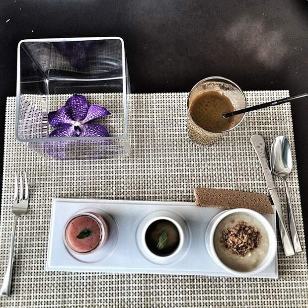 Завтрак телеведущей в клинике "Sha": скудный, но полезный. Фото: Instagram.