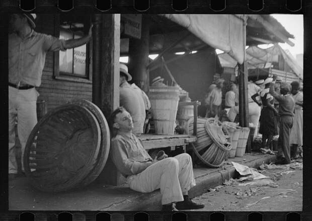7. Торговая площадь в Новом Орлеане, штат Луизиана. Июнь 1936. америка, великая депрессия, кризис
