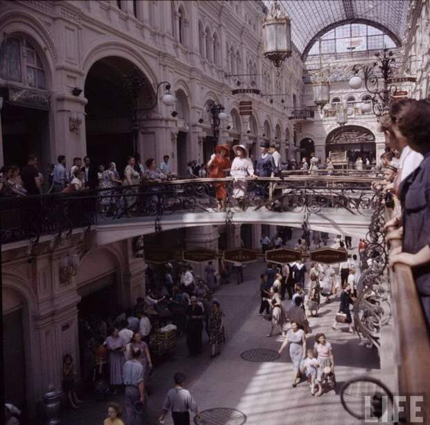 Christian Dior в Москве. 1959 год. (30 фото)