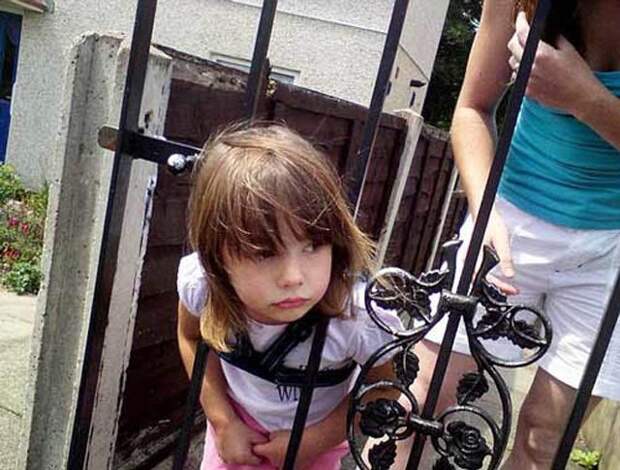 дети без присмотра, если оставить деей на минуту, не следить за детьми, дети в неловких ситуациях