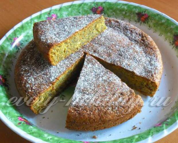 Пирог на ряженке с морковью и маком