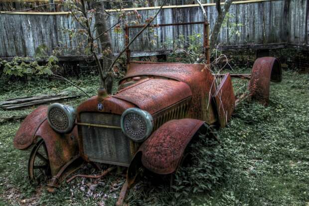 4. Старый автомобиль. hdr, фото