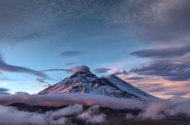 Эти облака похожи на НЛО. Полуостров Камчатка зима, красота, природа, россия, фото