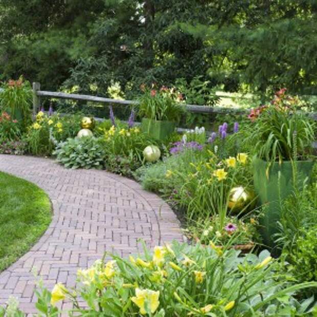 creative-use-large-pots-and-containers-in-garden10-2
