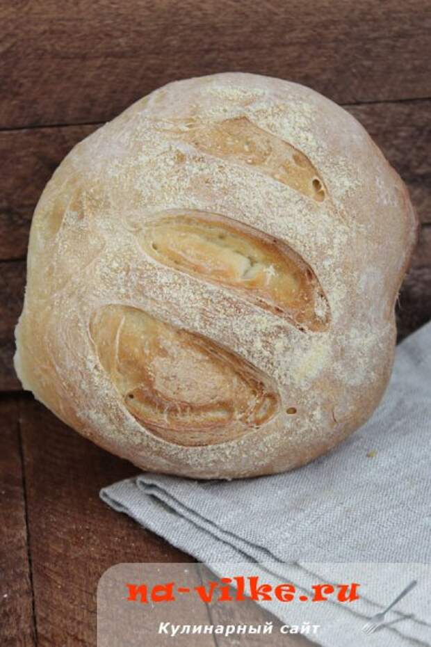 Белый хлеб с хрустящей корочкой