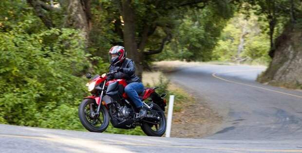 b2ap3_thumbnail_Honda-CB300F-US-Launch-Official-Image-4.jpg