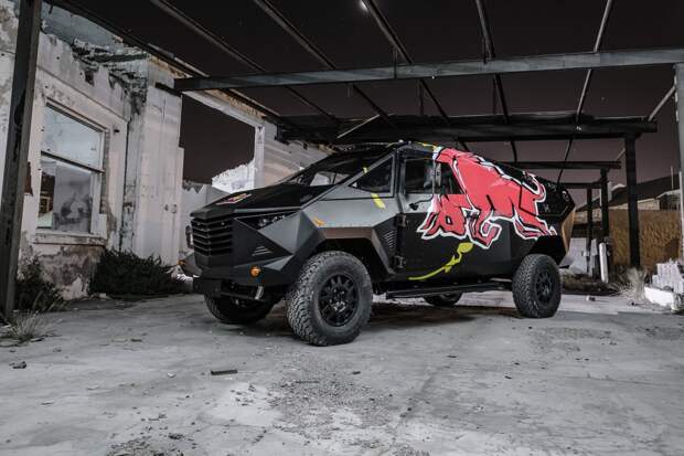 Грозный броневик на базе Land Rove от компании Red Bull Red Bull.  Land Rover, defender, броневик