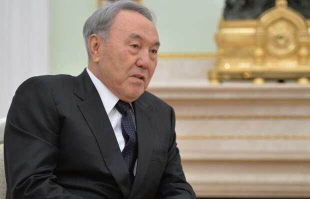 Сенат Казахстана попросил Назарбаева назначить внеочередные выборы президента Сенат Казахстана попросил Назарбаева назначить внеочередные выборы президента