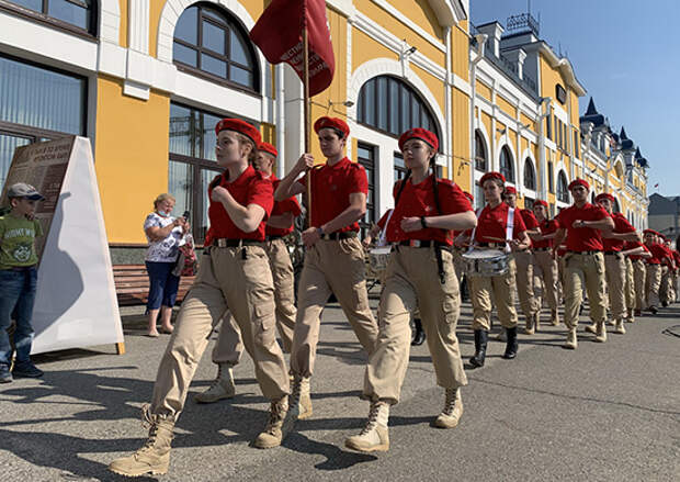 В Сибири более 200 школьников вступили в ряды «Юнармии» в ходе проведения патриотической акции «Мы - армия страны! Мы – армия народа!»