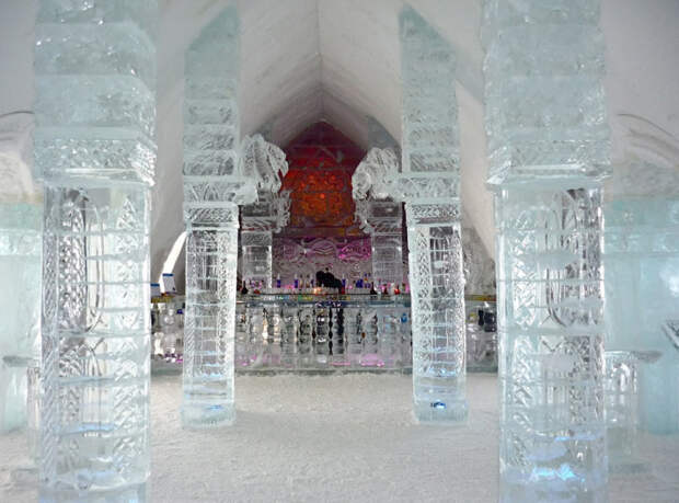 Ледяной бар, Квебек, Канада