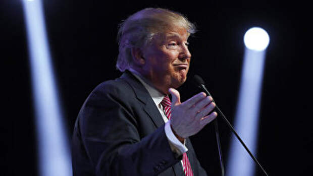 Кандидат на пост президента США Дональд Трамп во время выступления в Южной Каролине. 15 февраля 2016 год