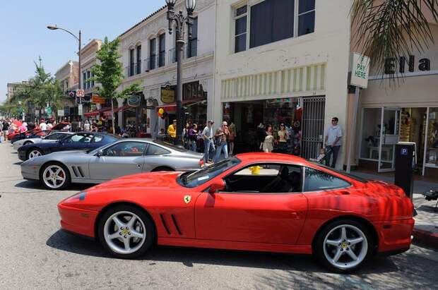 Слет обладателей автомобилей Ferrari в Колорадо (61 фото) Слет обладателей автомобилей Ferrari в Колорадо (61 фото)