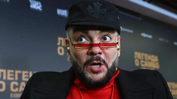 Драка на Красной площади: блогер оскорбил Киркорова на открытии ГУМ-катка