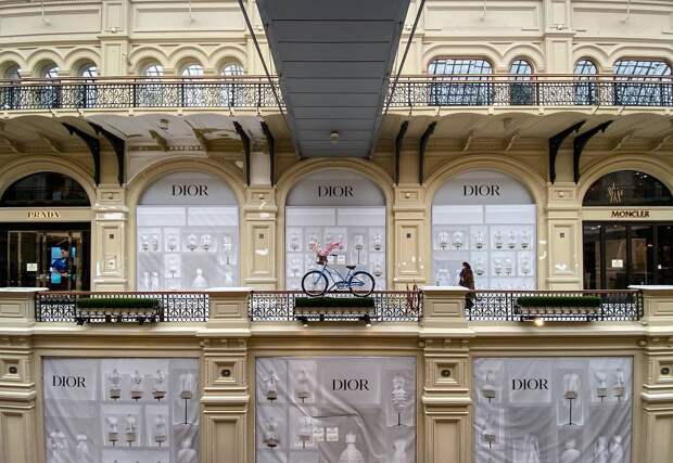 Dior захотел возобновить работу флагманских магазинов в Москве