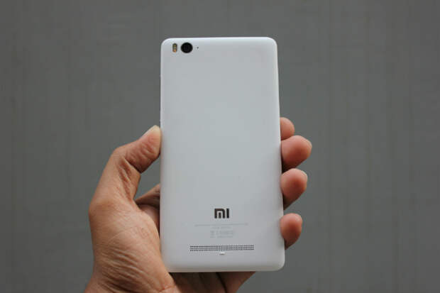 Тыльная часть Xiaomi Mi4i