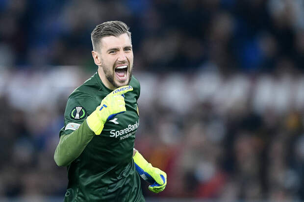 Журналист Сальтведт заявил, что выдача паспорта Норвегии Хайкину затягивается