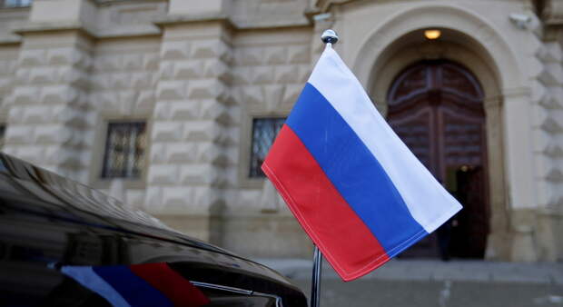 Пошли на принцип: из Праги вышлют несколько десятков сотрудников российского посольства